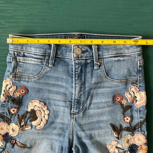 Abercrombie & Fitch Simone High Rise Ankle Jean Size 2 Denim - Picture 6 of 10